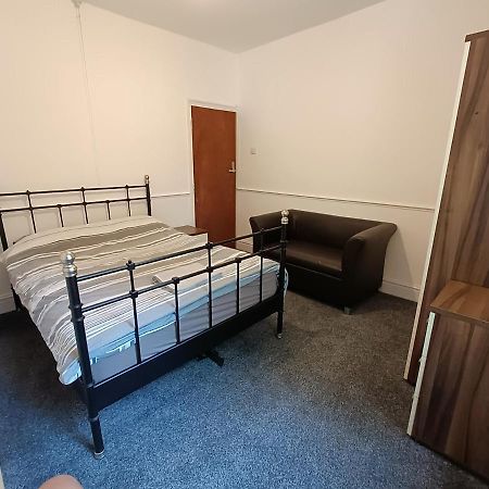 Johnson Road Near Erdington Station Apartment Бирмингам Екстериор снимка